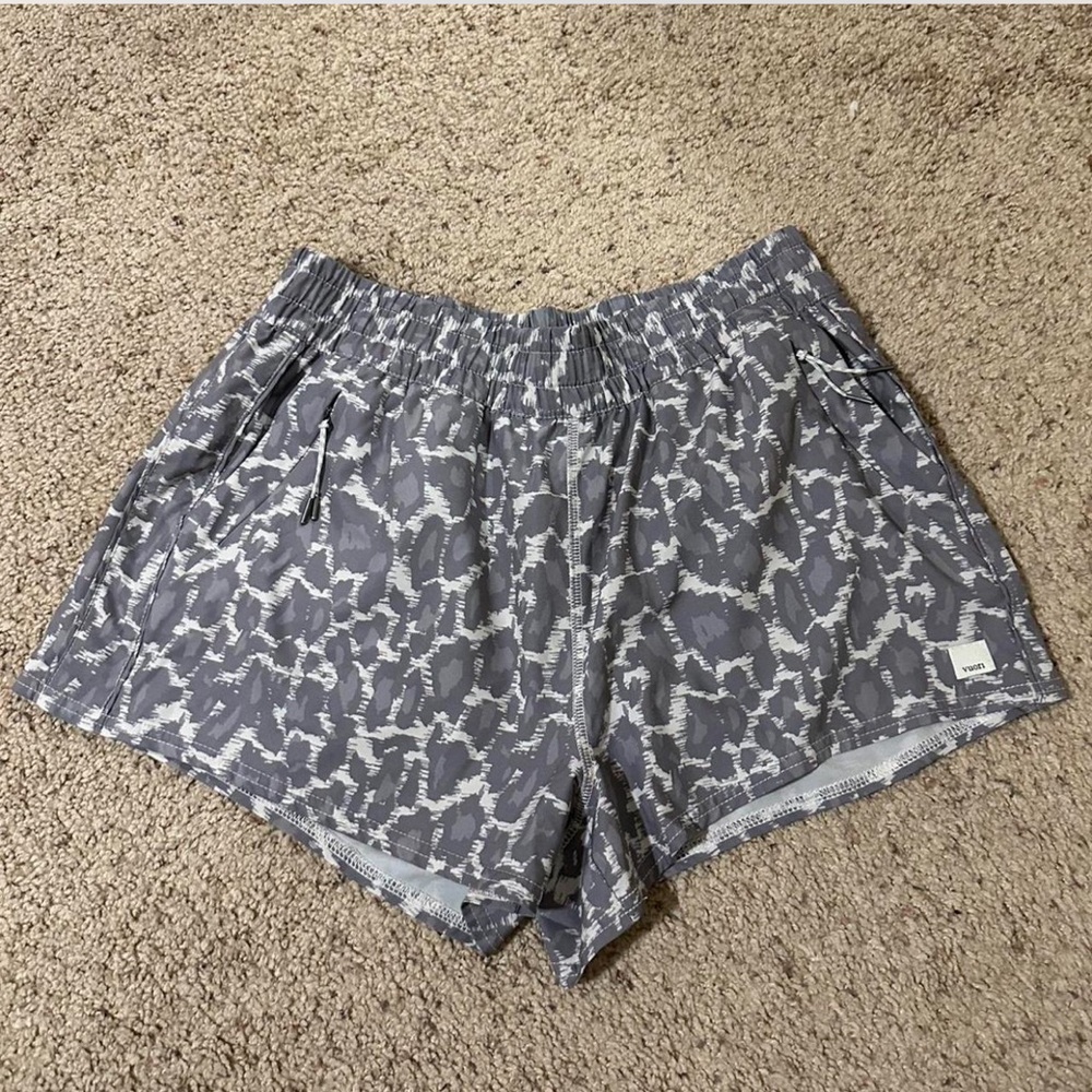 Vuori dash leopard athletic shorts